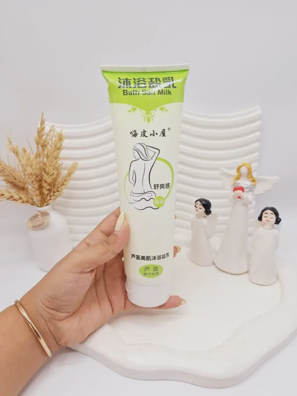 نمک بدن شیر رایحه آلوئه ورا حجم 450 گرم کد 2389