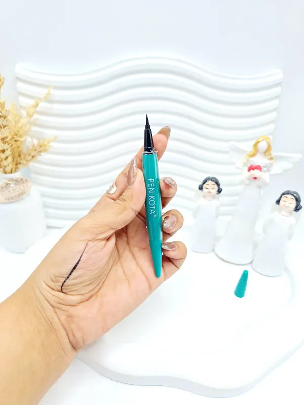 خط چشم مشکی پوکه سبز با کیفیت برند PEN KOTA کد 0180